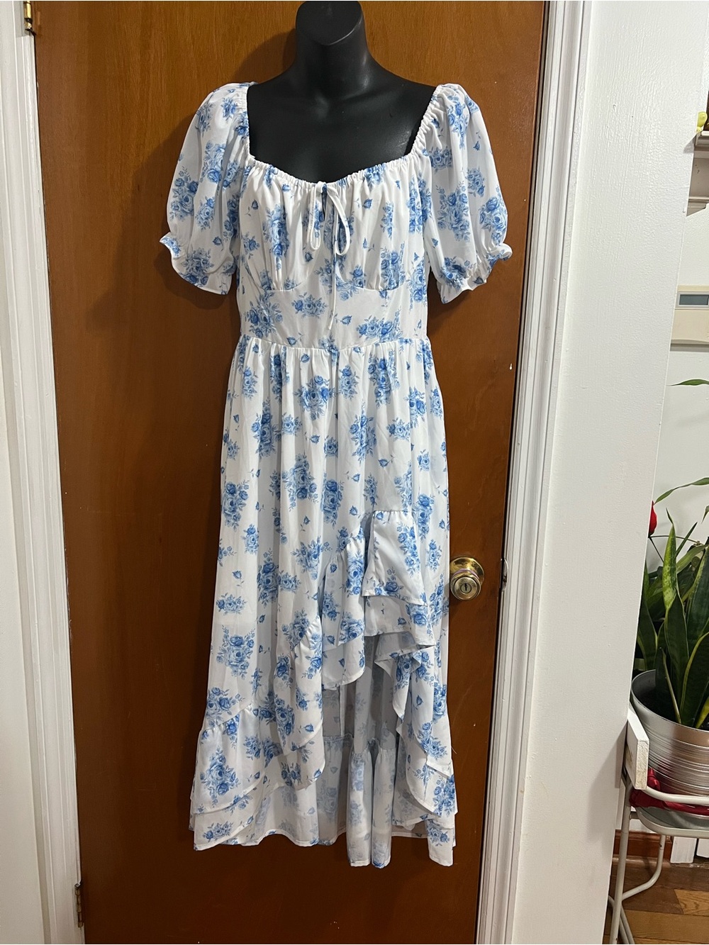 White & Blue Floral High-Low Puff Sleeve Dress